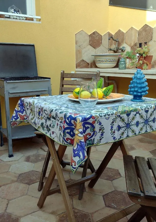 Ragusa Exclusive Flat With Terrace & Bbq 0*,