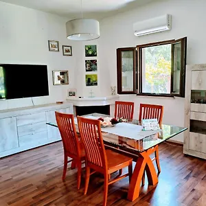 https://villa-raffaella.lecce-hotels.com