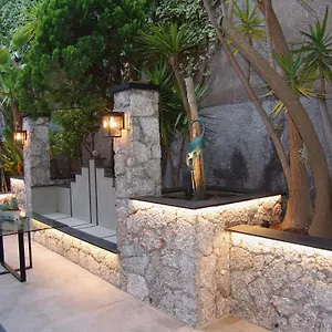 https://villa-centaurea.taorminaitalyhotels.com